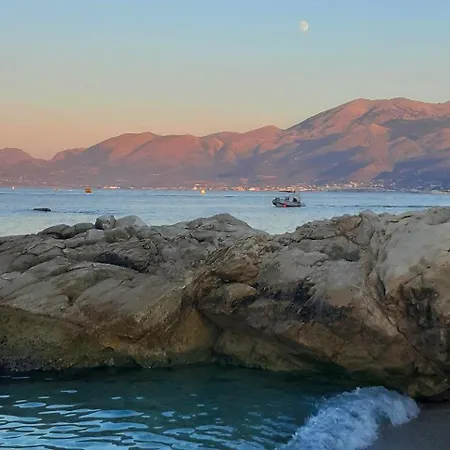 فيلة Little Seaside In خيرسونِسوس