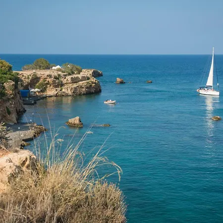 Little Seaside In * הרסוניסוס